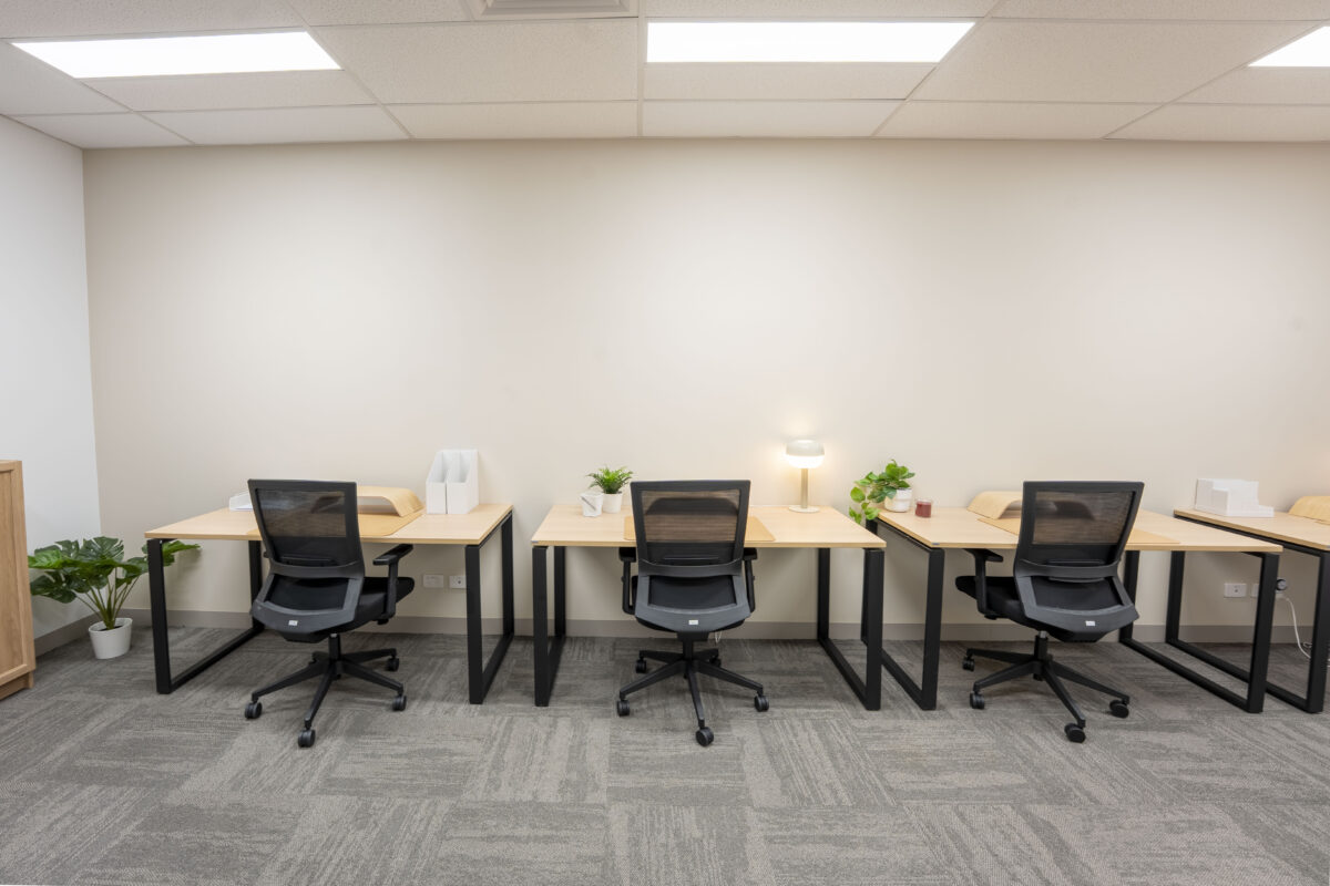 STANDARD Straight Desk - Image 2